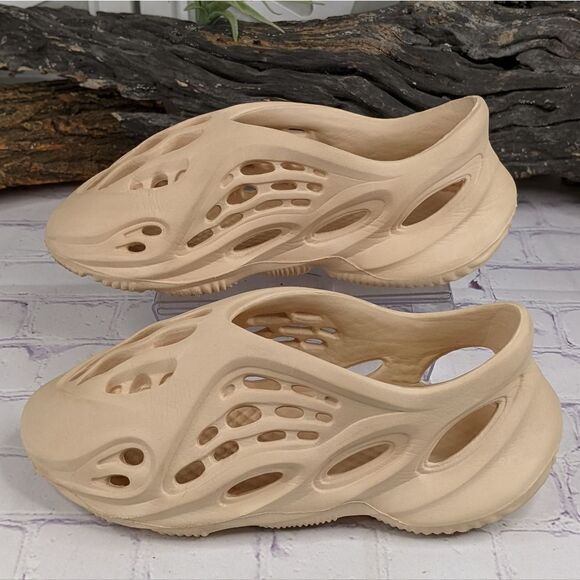 Unisex Foam Runners - Picture 4 of 9